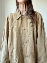Load image into Gallery viewer, Vintage tan Leather jacket
