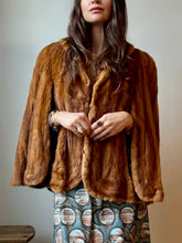 Load image into Gallery viewer, 1940's Mink Fur Coat cape
