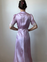 Load image into Gallery viewer, 1940s lavender wrap dress
