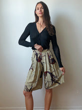 Load image into Gallery viewer, Vintage pleated shorts
