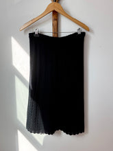 Load image into Gallery viewer, 1970&#39;s Black scalloped Skirt
