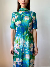 Load image into Gallery viewer, Hawaiian Floral sleeved dress
