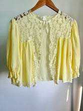 Load image into Gallery viewer, 1930’s / 1940’s yellow lace bed coat
