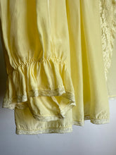 Load image into Gallery viewer, 1930’s / 1940’s yellow lace bed coat

