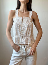 Load image into Gallery viewer, Crochet top with floral buttons
