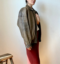 Load image into Gallery viewer, Brown leather bomber jacket

