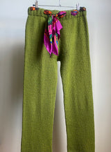 Load image into Gallery viewer, Knit Pants - Apple green
