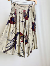 Load image into Gallery viewer, Vintage pleated shorts
