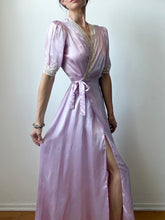 Load image into Gallery viewer, 1940s lavender wrap dress
