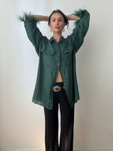 Load image into Gallery viewer, Feather Button up
