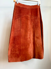 Load image into Gallery viewer, 1970's terracotta suede Skirt
