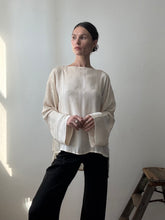 Load image into Gallery viewer, Silk bell sleeve printed blouse
